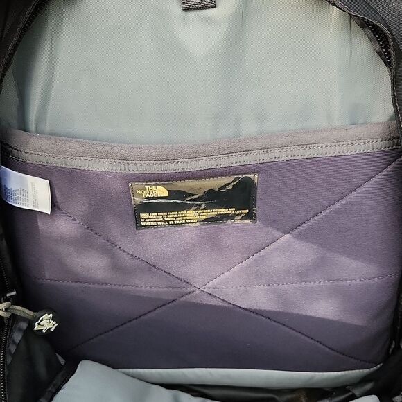 The North Face Recon Backpack - Picture 11 of 12